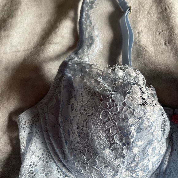 Lace Underwire Bra in Light Blue - Picture 3 of 8